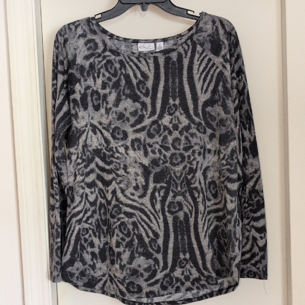 Kim Rogers Black and Gray Mixed Animal Patterned Top Size XL
